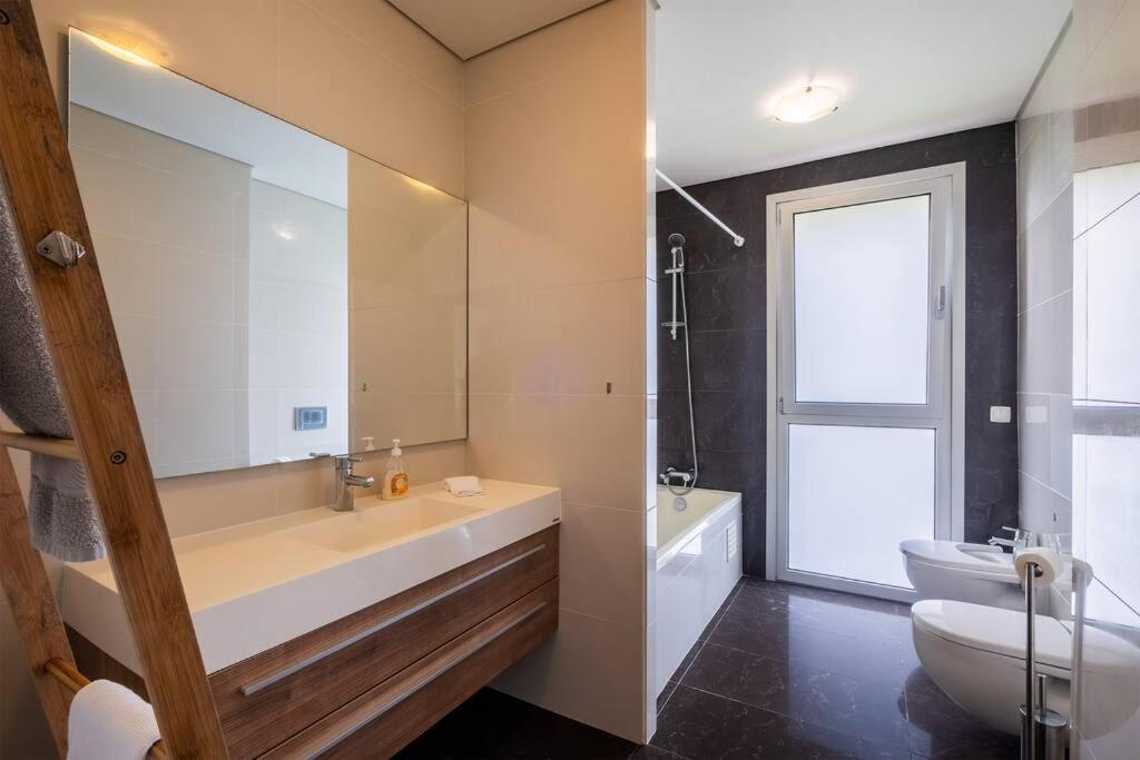 Quiet & Comfy Azorean Sapphire *